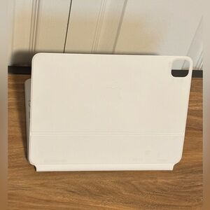 Apple iPad Magic Keyboard - White